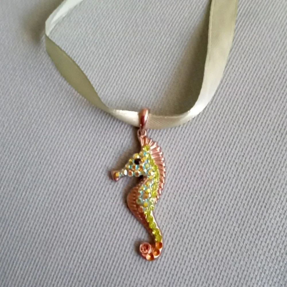 **SOLD DO NOT BUY** KIRKS FOLLY GREEN SEAHORSE NECKLACE - Picture 11 of 11